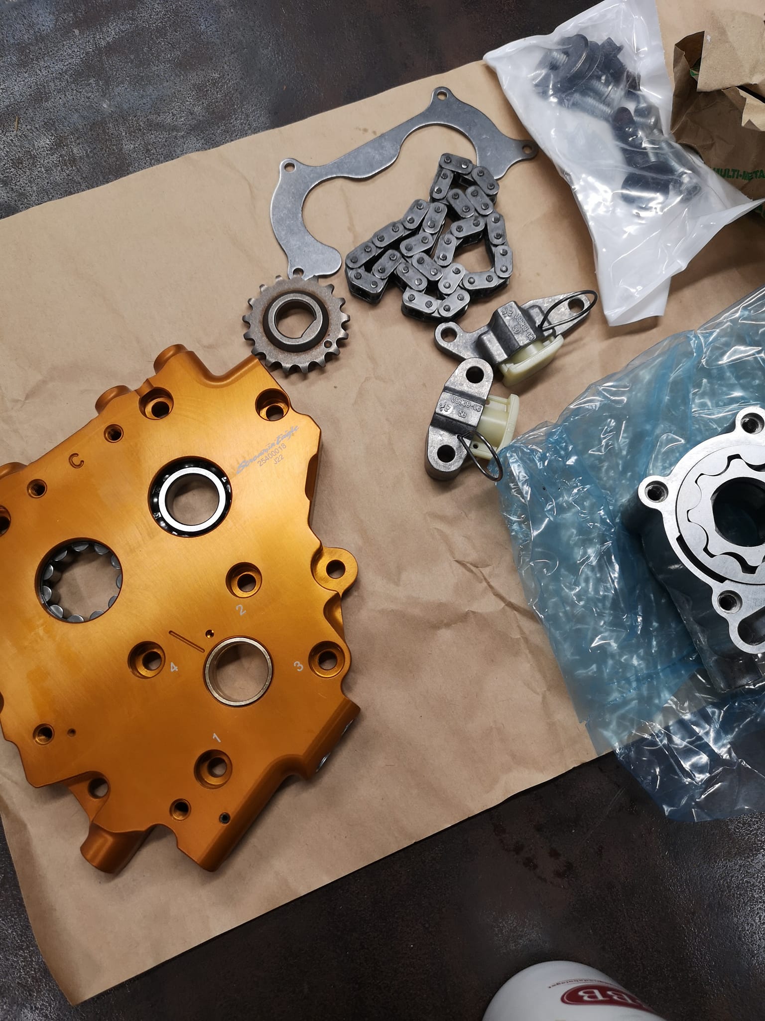 Begagnade motorcykel delar.