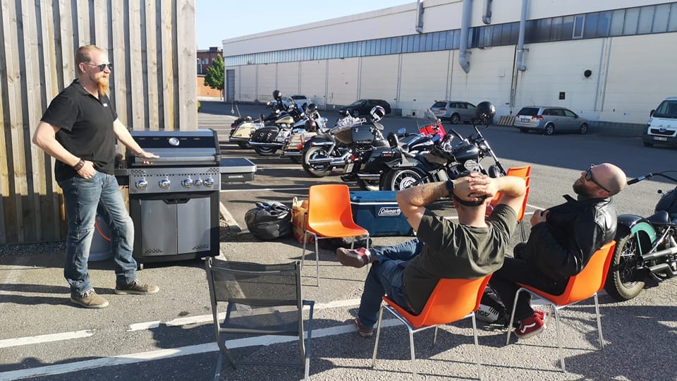 Öppet hus event på Fallqvist Special verkstad i Alingsås med grillning och motorcyklar